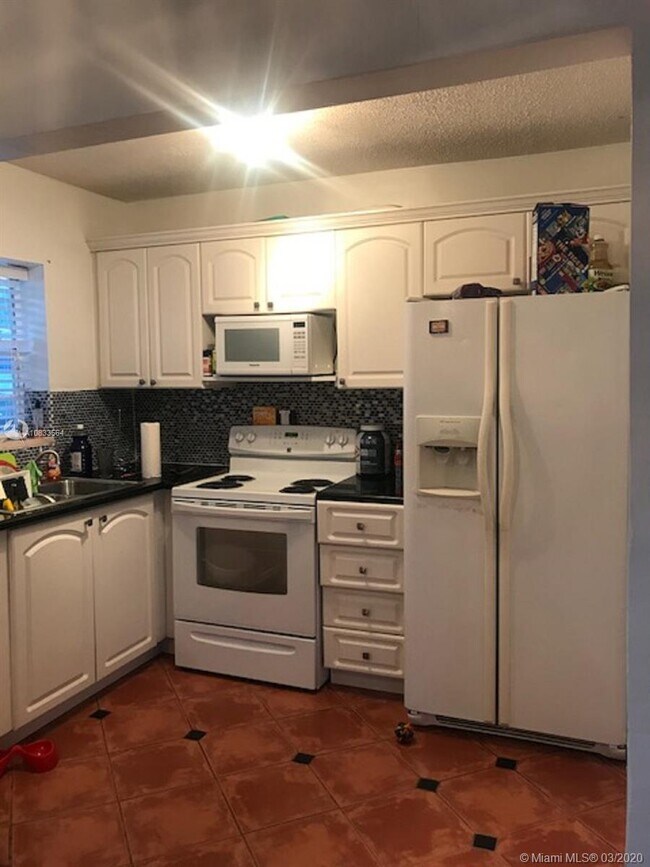 Foto del edificio - 13 Fonseca Ave