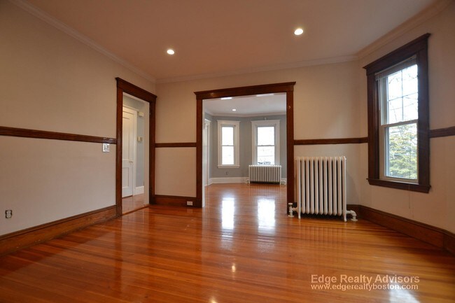 Building Photo - 44 Nonantum St