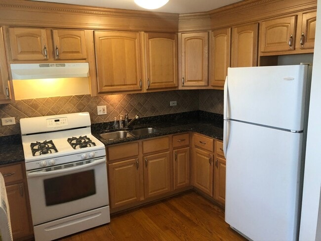 Foto del edificio - 4938 N Leonard Dr