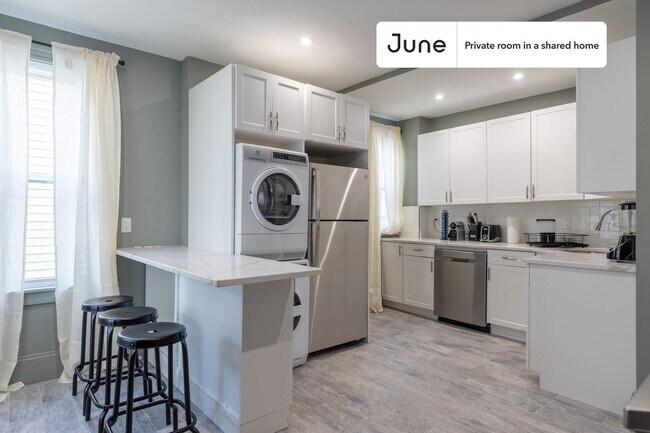 Foto del edificio - Room in Shared 4 bed/1 bath home