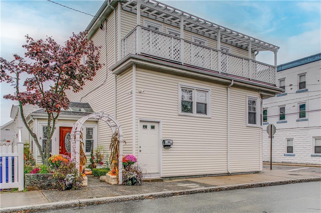 24 Atlantic St, Newport, RI 02840 Room for Rent in Newport, RI