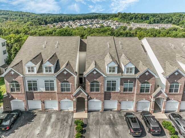 Foto del edificio - 1115 Balsam Dr