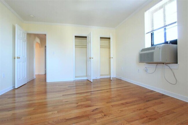 Building Photo - 52 Brattle St