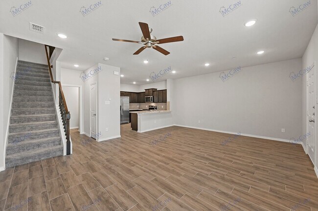 Building Photo - 3 Bedroom Townhome In Vibrant Mesquite Com...