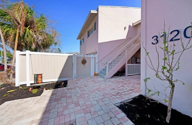 Foto del edificio - 3120 Beach Blvd S