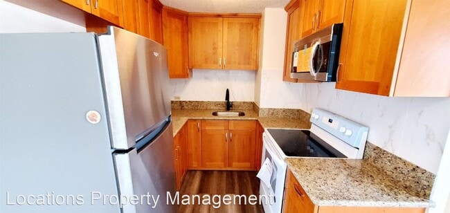 Building Photo - 2 br, 1 bath House - 1425 Liliha Street #10E