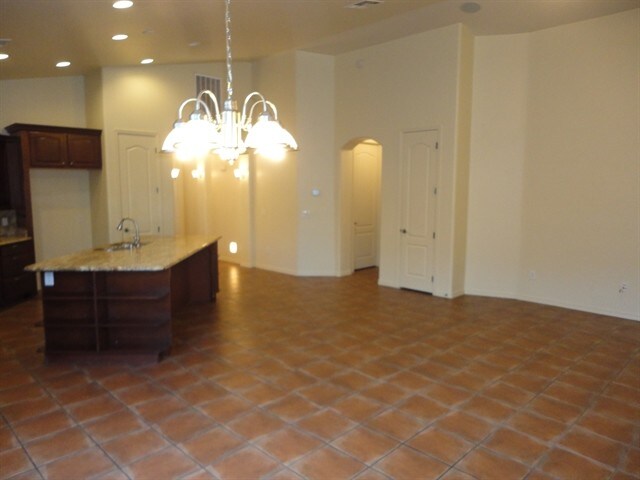 Foto del edificio - 3075 S Ashley Dr