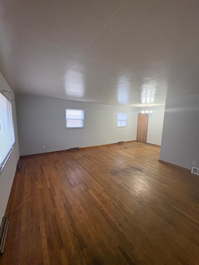 Building Photo - Corner Lot 3 Bedroom in Whitehall