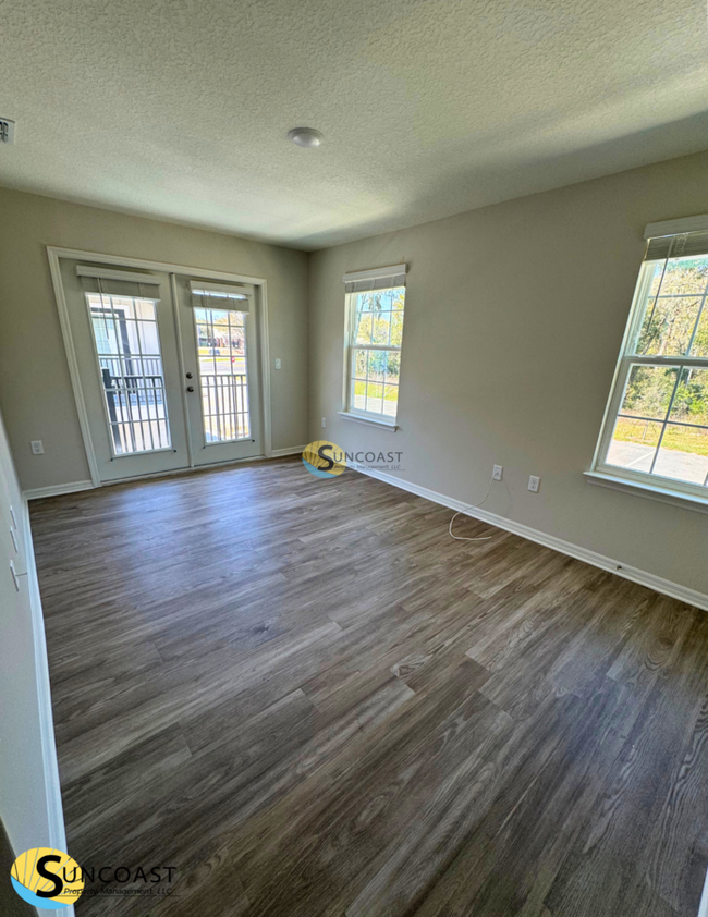 Building Photo - 3821 SW 43rd Ct