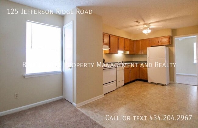 Building Photo - 125 Jefferson Ridge Rd