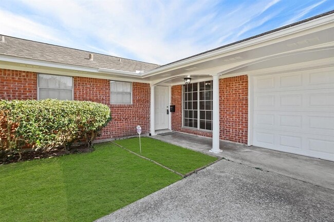 Building Photo - 7019 Langdon Ln