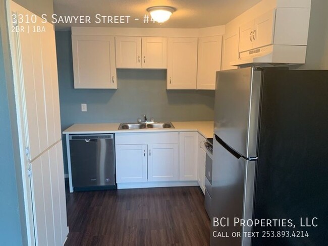 Building Photo - Beautiful remodeled 2 bedroom apartment co...