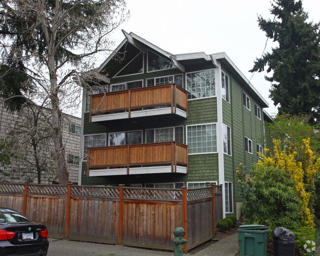 Building Photo - 4728 40th Ave NE