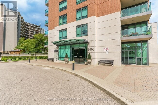 Building Photo - 1403-1403 Royal York Rd