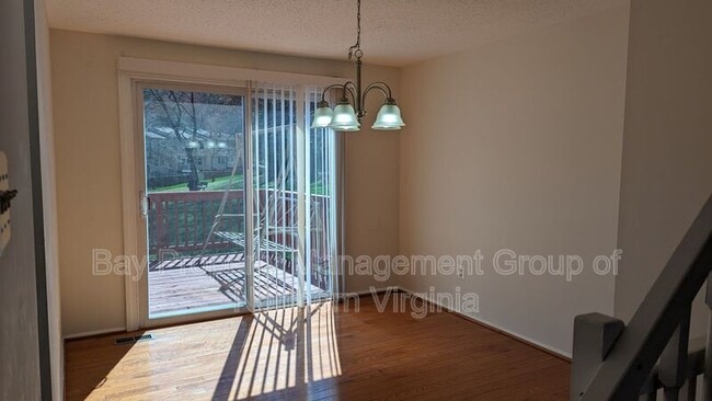 Building Photo - 6852 Heatherway Ct