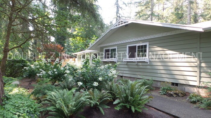 Primary Photo - 11416 Gravelly Lake Dr SW