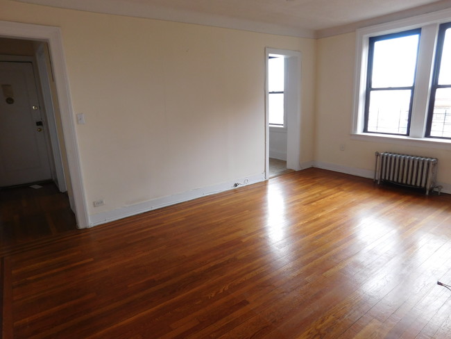 Building Photo - 32-15 35th St