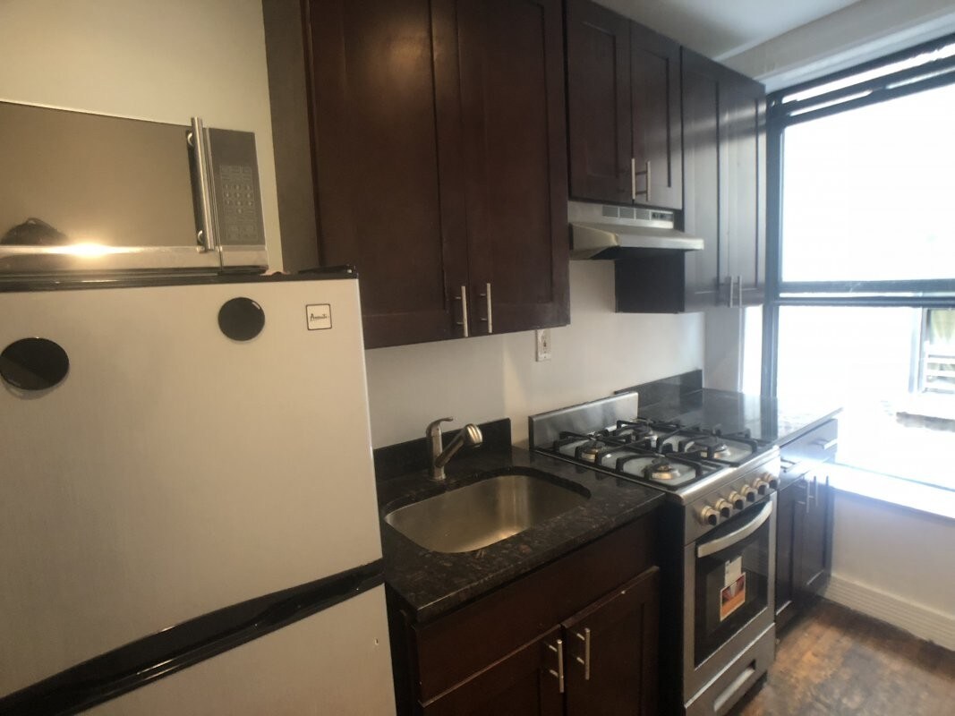 Foto principal - 3139 Broadway