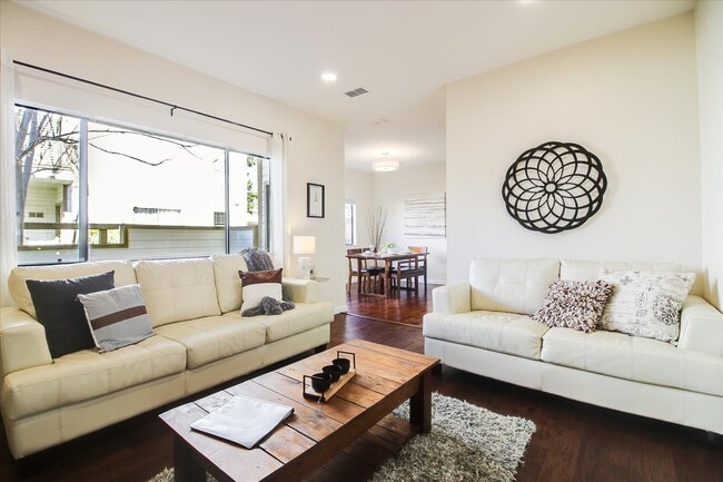 Foto del edificio - 1398 Meadow Ridge Cir