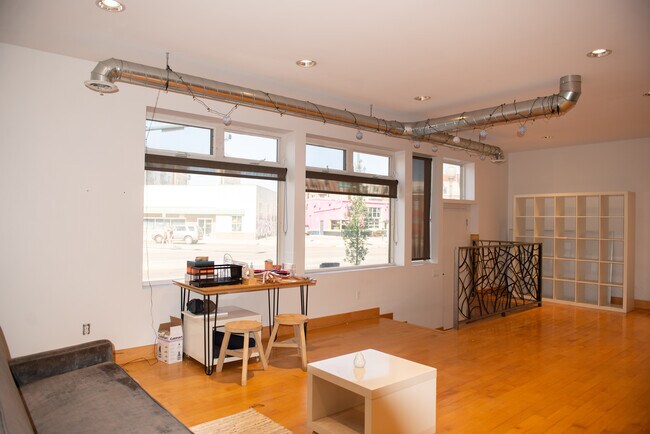 Foto del edificio - 2400 N Broadway