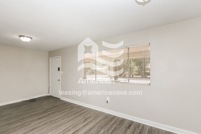 Foto del edificio - 3726 Edwards Ave