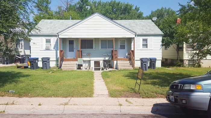 Primary Photo - 1110 1/2 E 23rd St