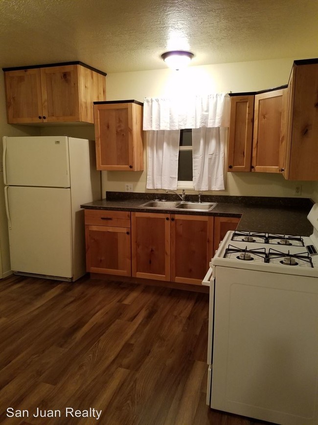 Building Photo - 2 br, 1 bath Apartment - 516 E 18th Street