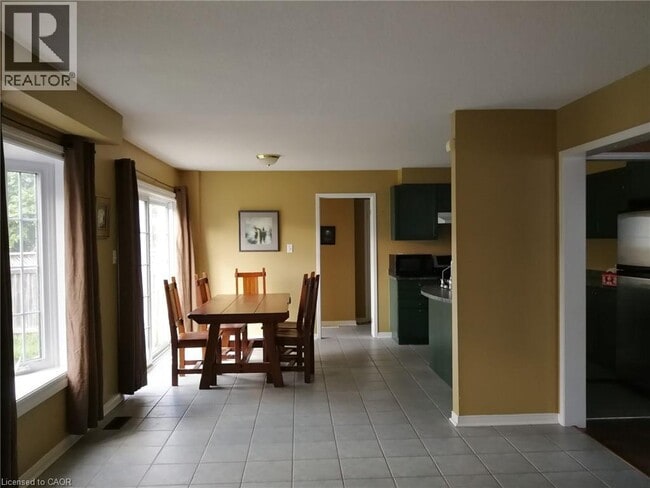Building Photo - 120 Blackburn Dr