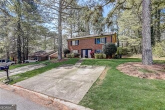 Building Photo - 334 Lexington Dr