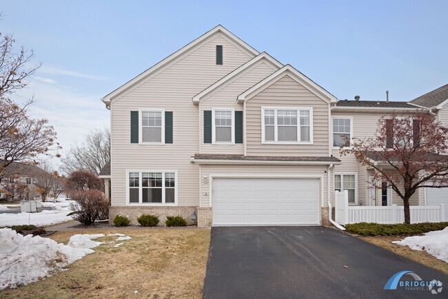 Building Photo - 5050 Holly Ln N