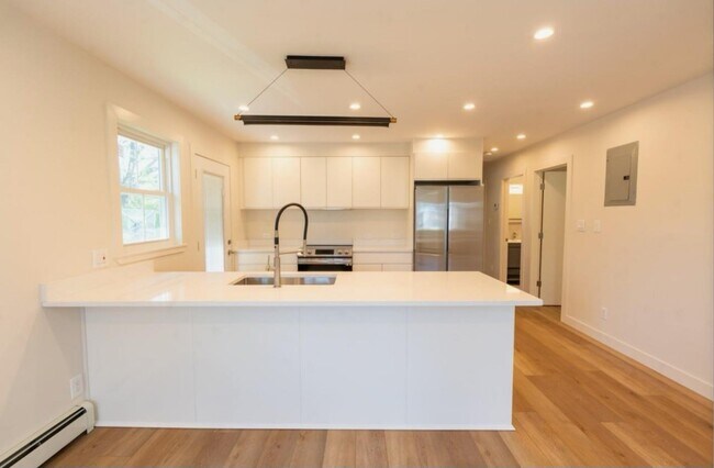 Building Photo - 31 Graywood Rd
