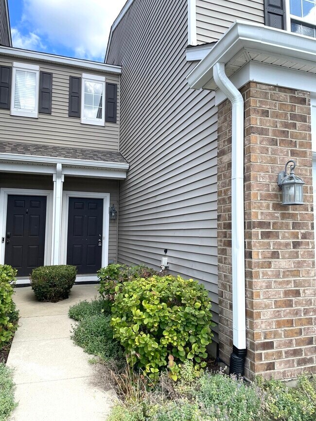Foto del edificio - 541 Springbrook Trail N