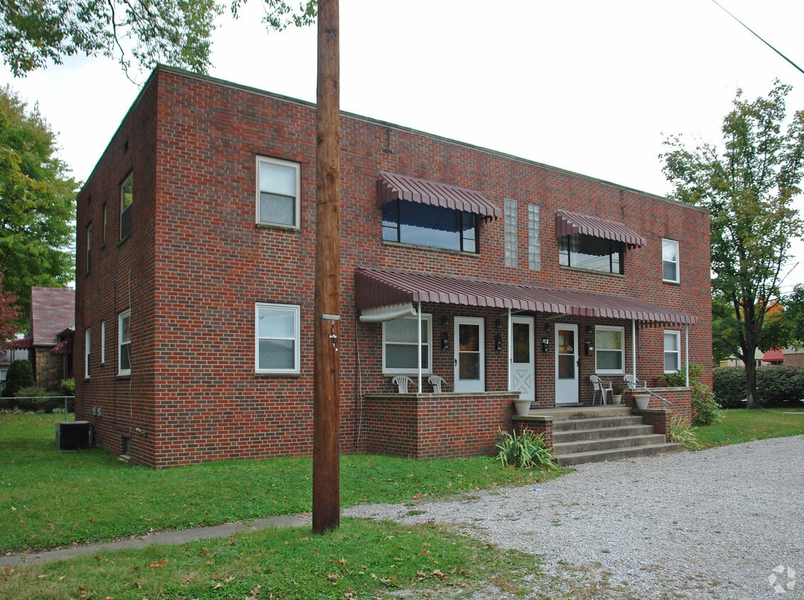 Building Photo - 403 49th St