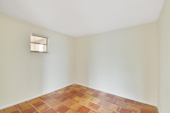 Foto del edificio - 3907 S Flagler Dr