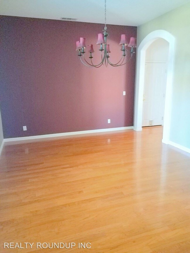 Foto del edificio - 3 br, 2 bath House - 8988 Sierra Nevada Way