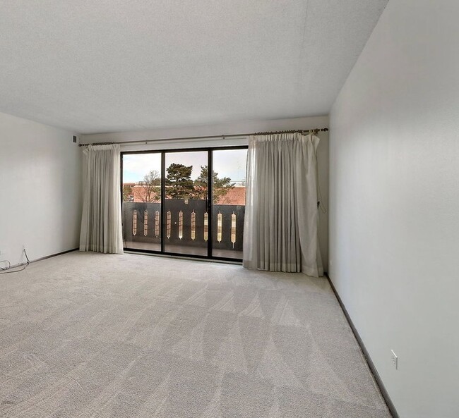 Building Photo - 13200 W Heiden Cir
