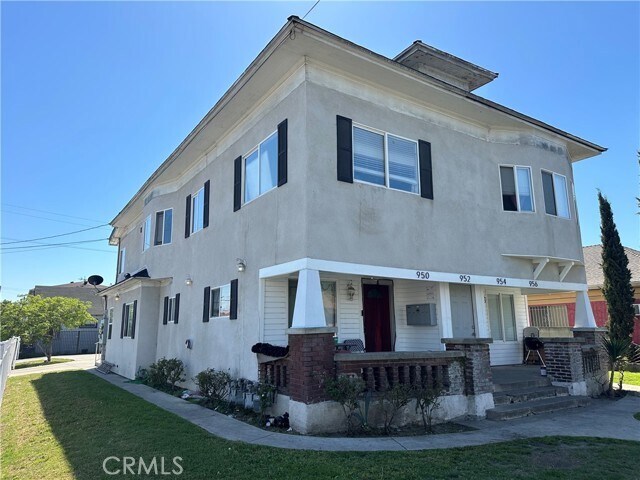 Foto del edificio - 956 E 43rd St
