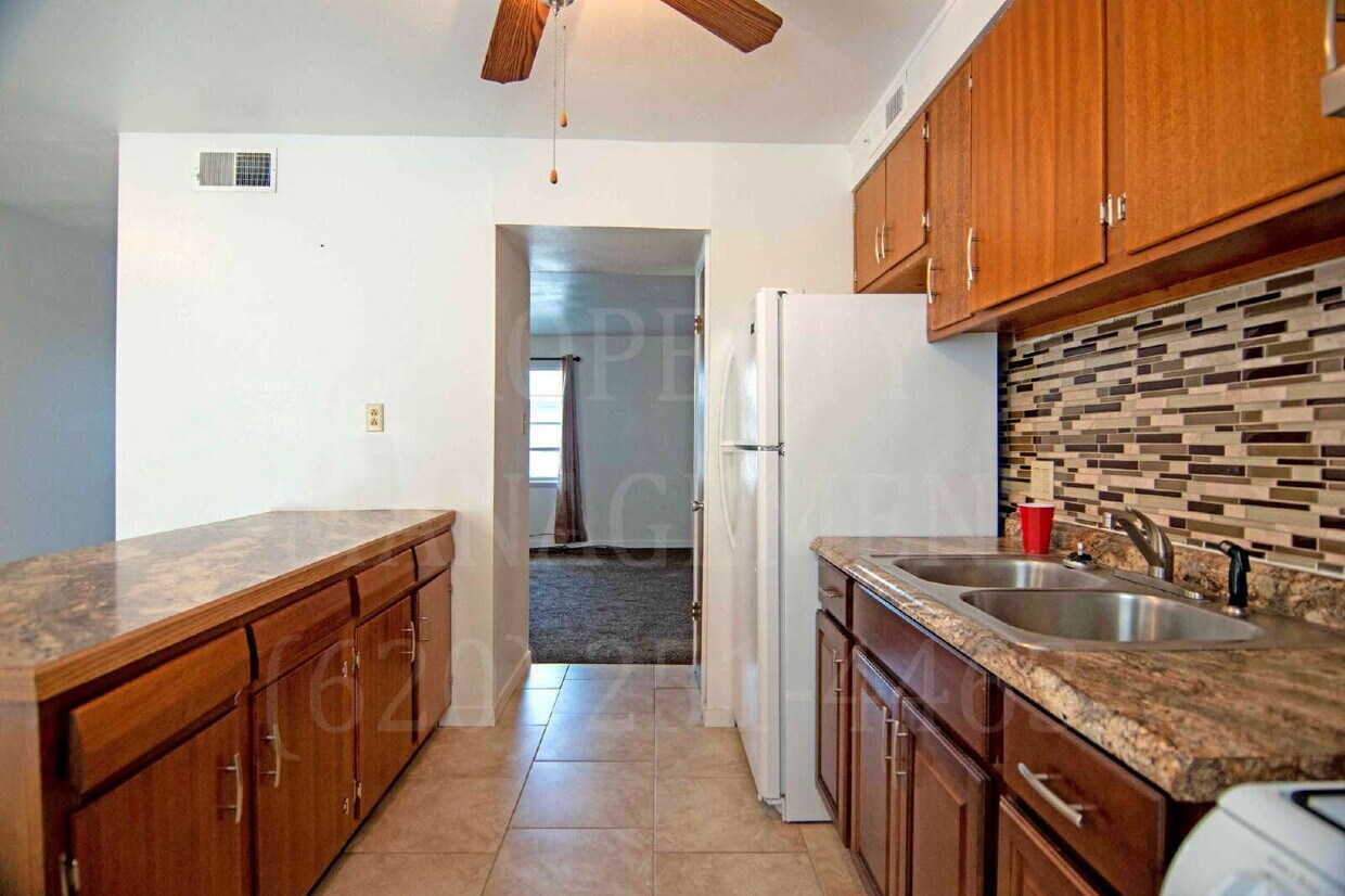 Foto principal - 403 W 9th St