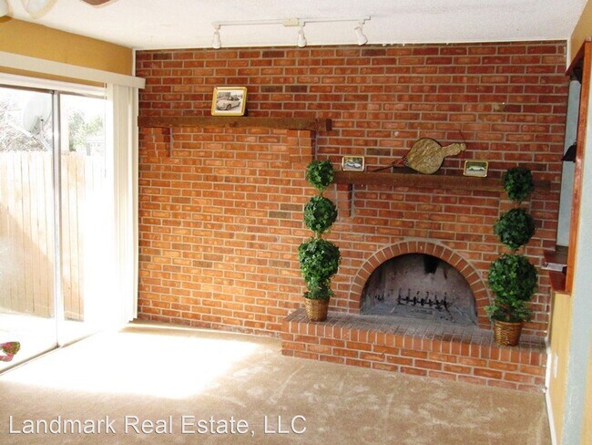 Building Photo - 1131 Willow Bend Cir