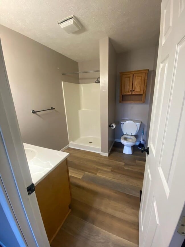 Baño principal - 2702 Carrington Ln