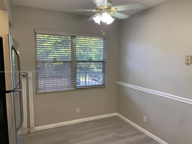 Foto del edificio - 12850 SW 4th Ct