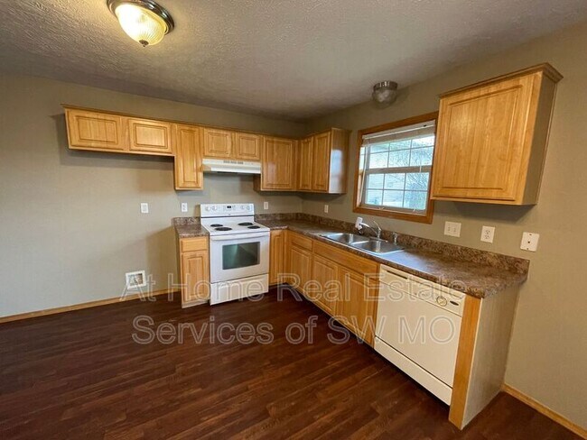 Foto del edificio - 202 Mazzy Dr