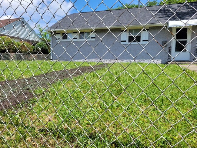 Building Photo - 30 Jordan Dr