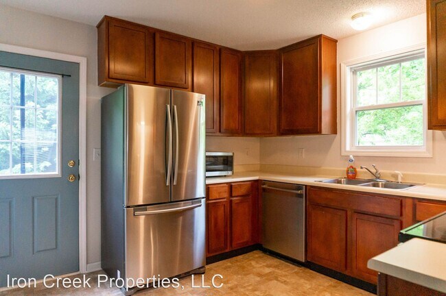 Building Photo - 2 br, 1 bath House - 118 Savannah Woods Court