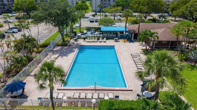 Foto del edificio - 2691 S Course Dr