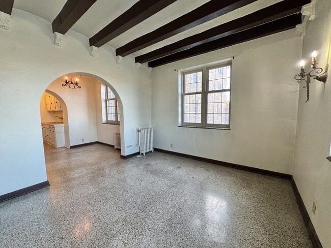 Building Photo - 425 S Monroe Ave