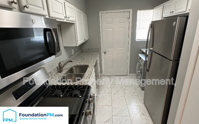 Building Photo - 267 Greenlaw Ave
