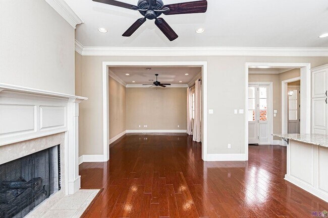 Foto del edificio - 7402 Elderberry Ave