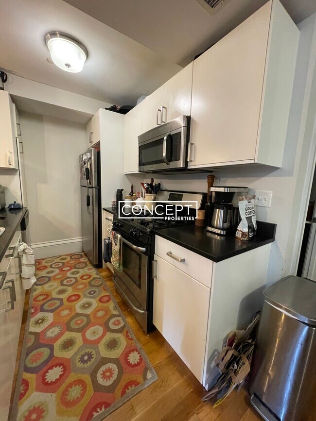 Building Photo - 656 Massachusetts Ave