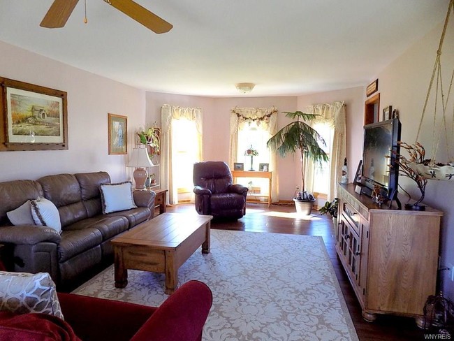 Foto del edificio - 3377 Staley Rd